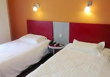 Motel 168 Shanghai Pudong Huinan Metro Station Tesco 외부 사진