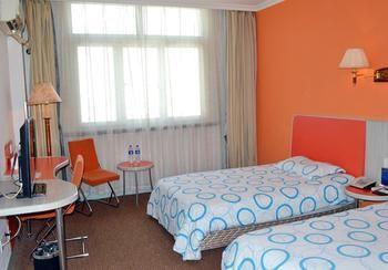 Motel 168 Shanghai Pudong Huinan Metro Station Tesco 외부 사진